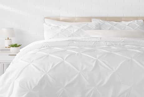 Amazon Basics Pinch Pleat Comforter Bedding Set, King, Bright White